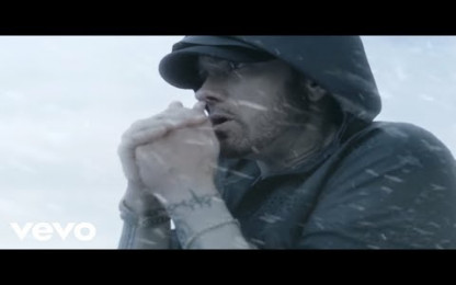 Eminem ft. Beyonc&eacute; - Walk on Water